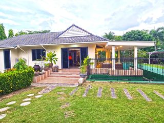 iCandi Hideaway