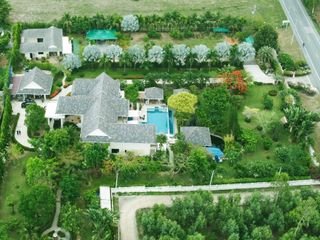 iCandi Hideaway