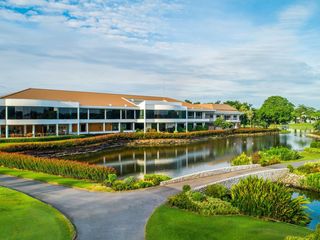 The Royal Golf & Country Club