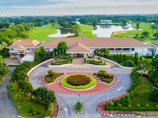 The Royal Golf & Country Club