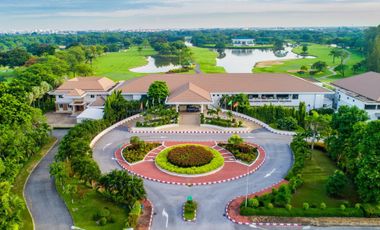 The Royal Golf & Country Club