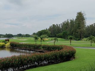 The Royal Golf & Country Club