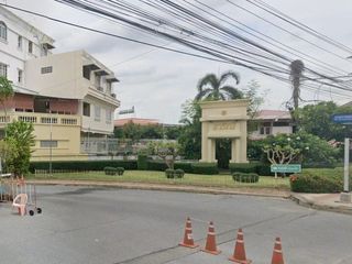 Baan Tharinee Pinklao Village