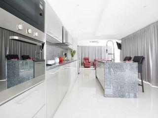 Life Beach Residence