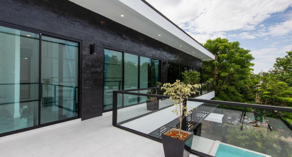 The Lux Modern Pool Villa