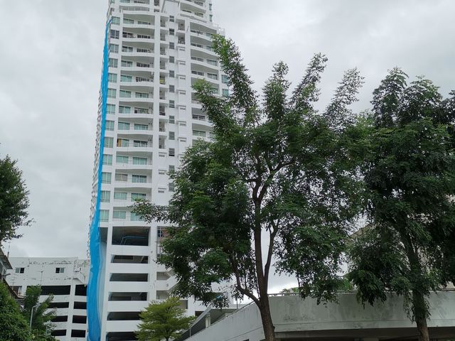 Supalai River Place