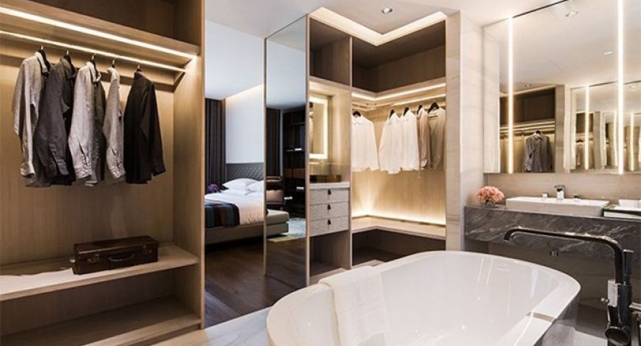 Issara Collection Sathorn