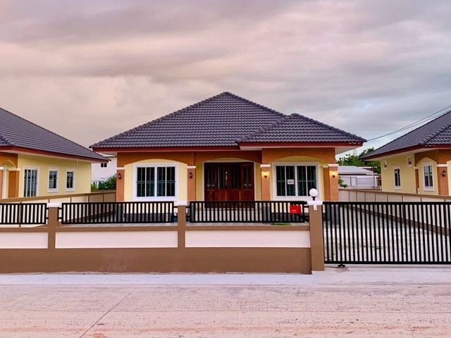 Thanapoom Village