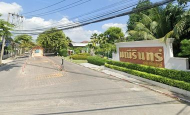 มณีรินทร์ รัตนาธิเบศร์