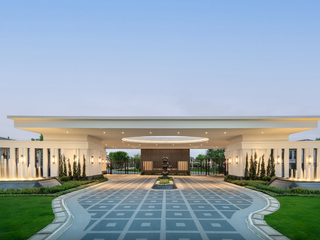 Casa en venta y en alquiler de 4 habitaciones en Bang Phli, Samut Prakan