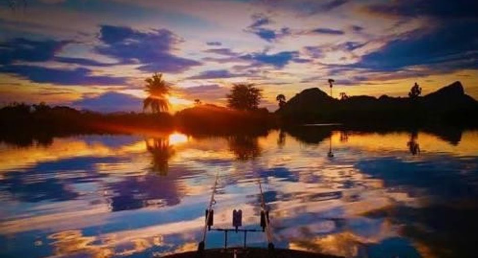 Jurassic Mountain Resort & Fishing Park