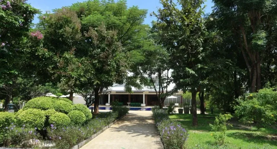 Hua Hin Condotel & Resort Taweeporn