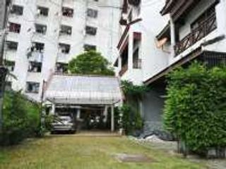 Haus, Garten, am Fluss