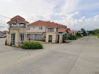 Briksa 27 On Nut - Lat Krabang