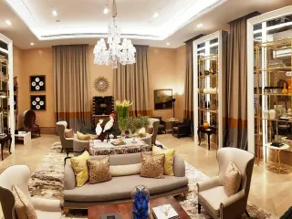 For sale 3 bedrooms condo in Khlong Toei, Bangkok