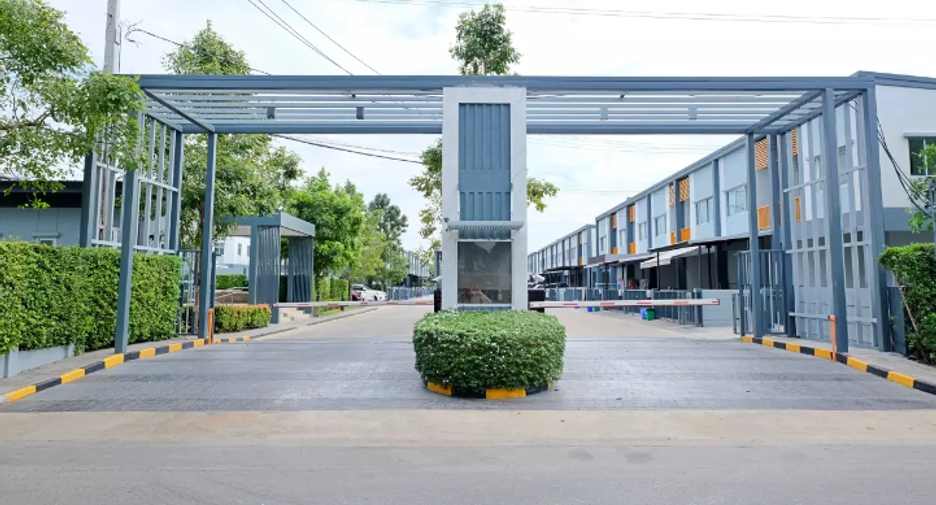 Lumpini Townville Ladpraduk-Bangphai Station