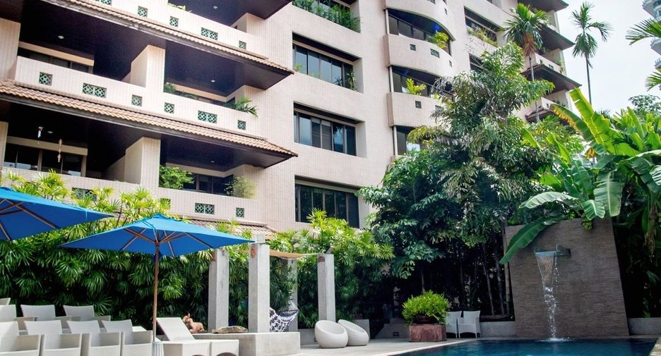 Raintree Village Apartment