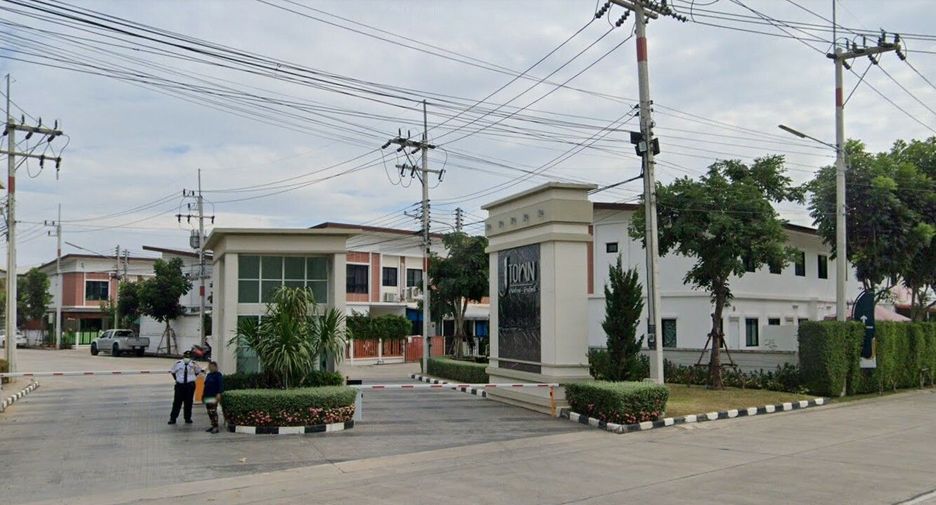 J Town Bang Bakong - Ban Pho