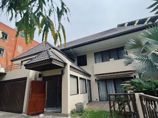 Noble House Thonglor 25