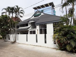 Noble House Thonglor 25
