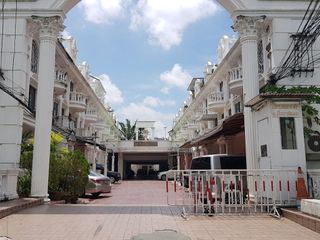 Leo Classic Place