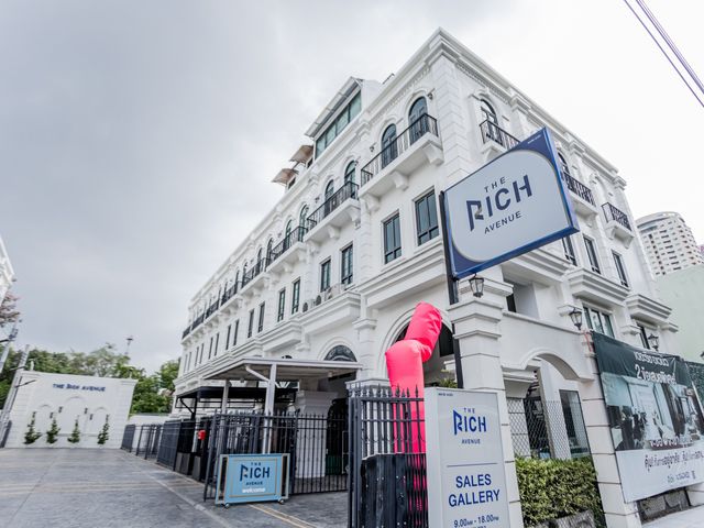 The Rich Avenue