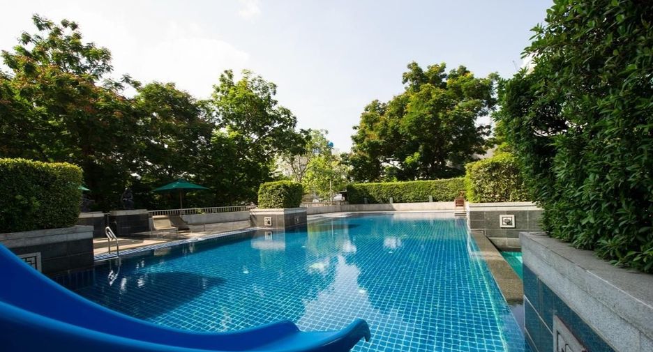Hampton Thonglor 10