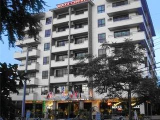 Maxx City Condotel