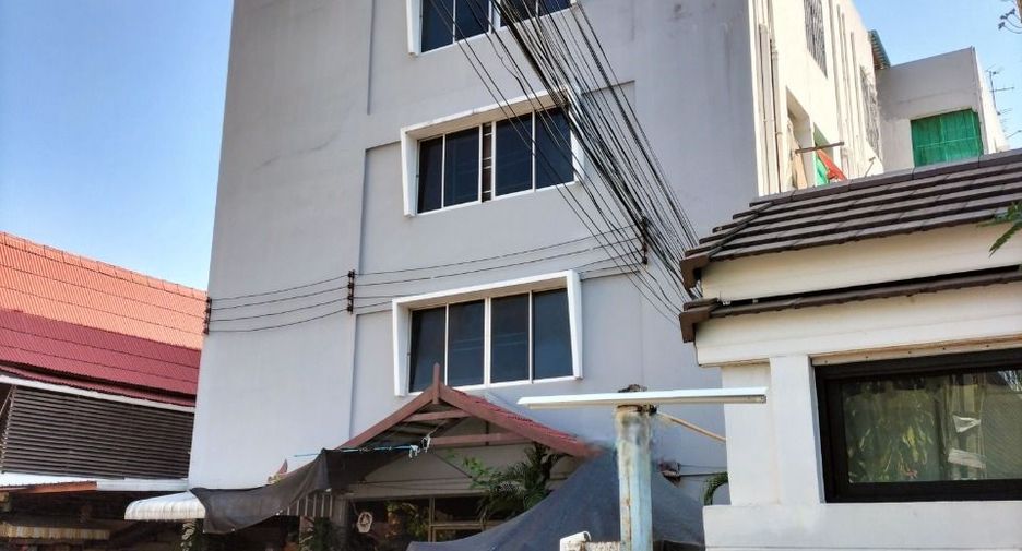 Somsri Apartment
