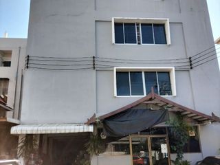 Somsri Apartment