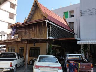 Somsri Apartment