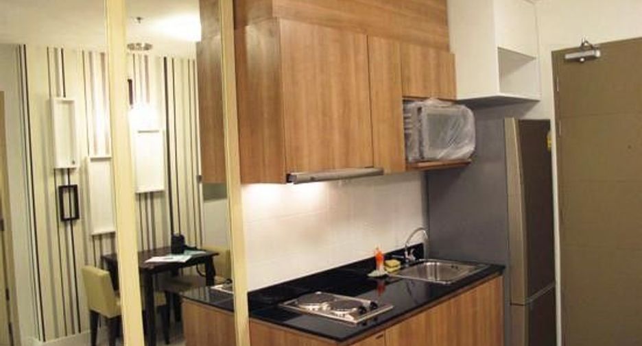 Ideo Sathorn-Taksin