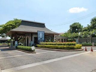 บุราสิริ สนามบินน้ำ