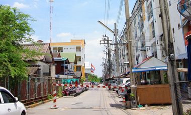 Romsuk 9 Condo Town