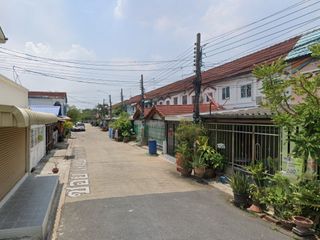 หมู่บ้าน กานดา เพชรเกษม 81