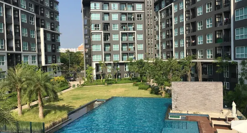 เดอเชนจ์ รีแลกซ์ คอนโด