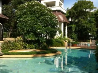Wanic Bayfront Villa