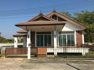 บ้านสวนธนาวดี