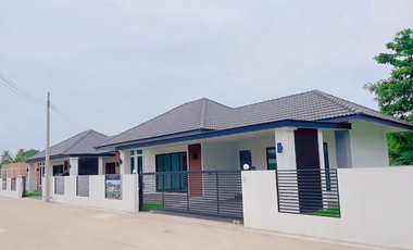 Dia Pom Property