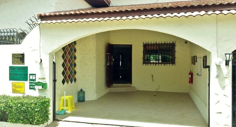 Maison au Bord de l'Eau, Pattaya