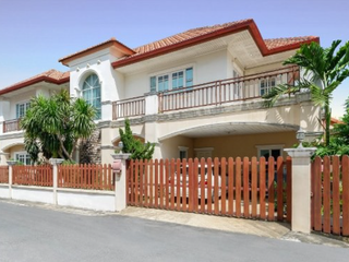 Baan Nontri 4