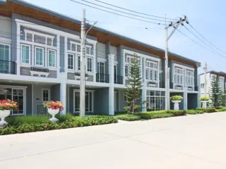 Golden Town 2 Ngamwongwan-Prachachuen