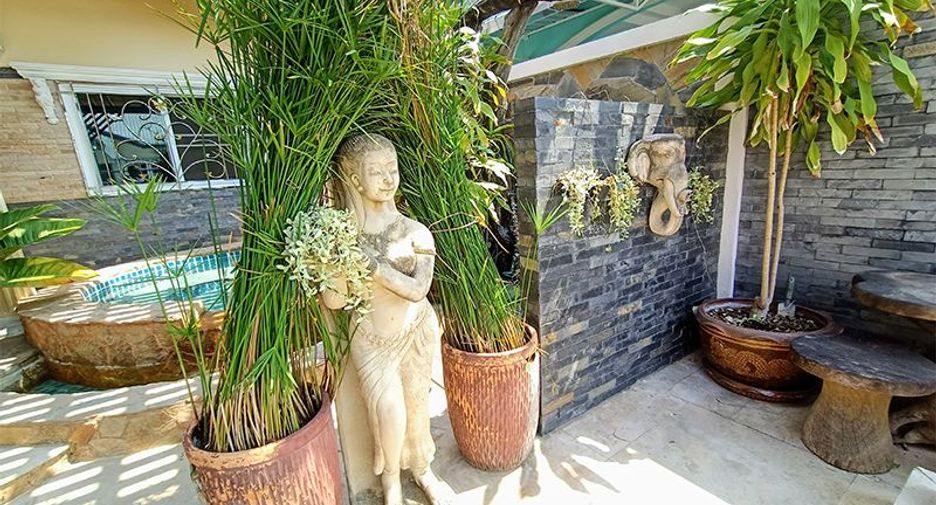 Dusit Land and House 8