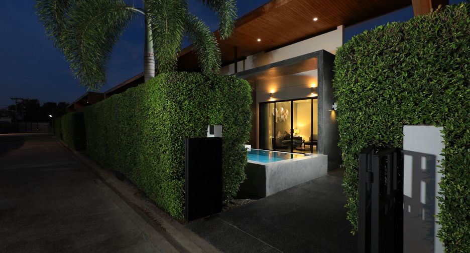 The 8 Pool Villa