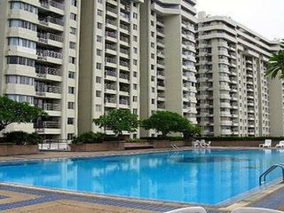 Novel Condominium