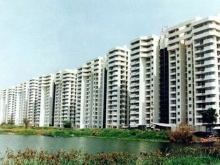 Novel Condominium