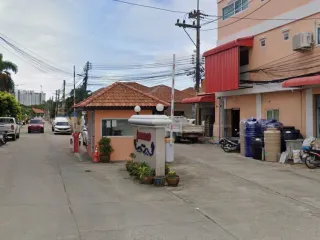 木班 埃卡蒙空