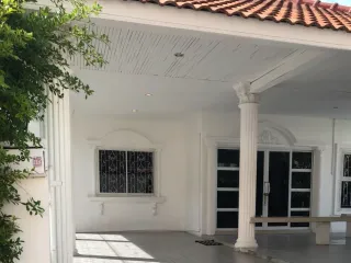 木班 埃卡蒙空