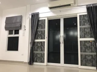 木班 埃卡蒙空
