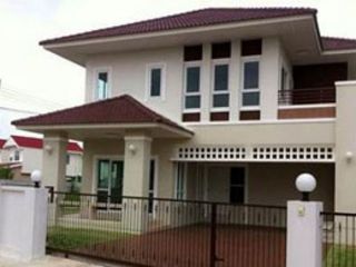 หมู่บ้านโฮมการ์เด้นวิลล์ โครงการสุรนารายณ์